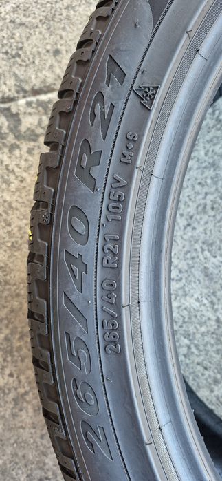 4 anvelope iarna Pirelli,fata 265/40/21,spate 295/35/21.Pret/bucata