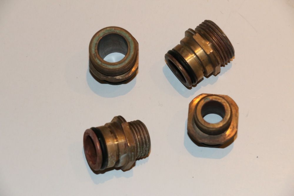 Set 4 nipluri de prindere conexiune centrala Ariston