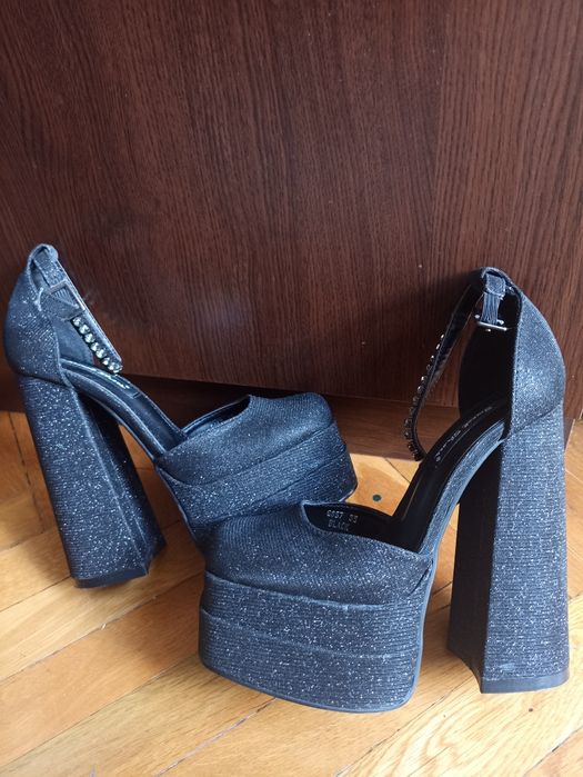 ЧИСТО НОВИ елегантни обувки 35/36 размер