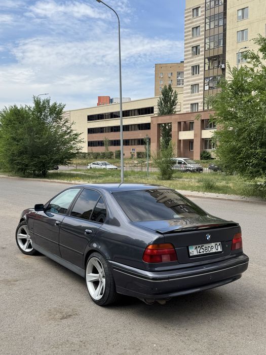 Продам BMW E39  1997 года