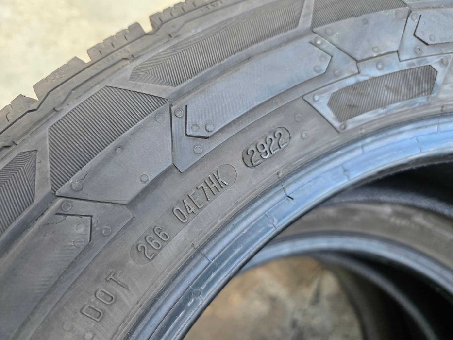 4бр Зимни гуми за бус 215 60 17 С - Continental -