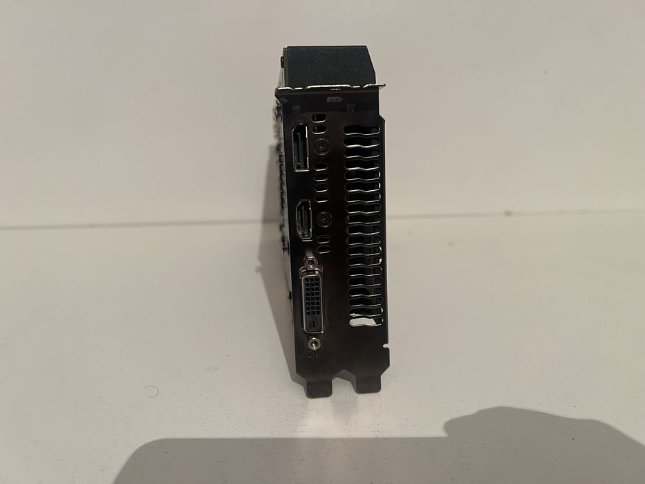 Видеокарта ASUS RX570