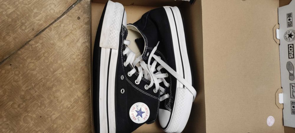 Teniși Converse,Ghete Nike Air Jordan,Reebok easy tone
