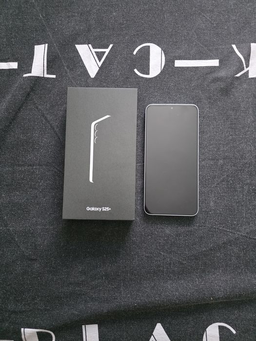 samsung S25 plus 512gb.