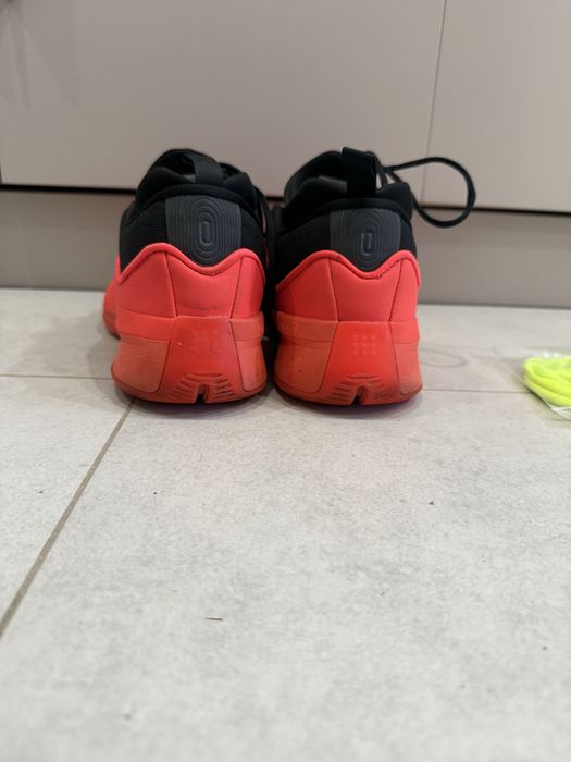 Продам мужские кроссовки