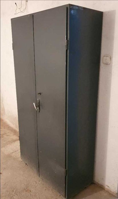 Dulap metalic cu 2 uși