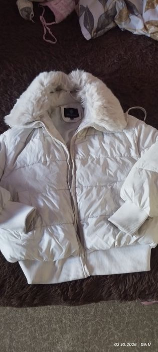 Продам женские куртки