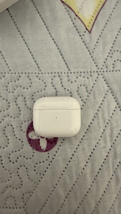Кейс от наушников Airpods оригинал