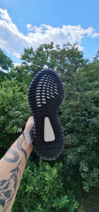 Yeezy 350 V2 Black Static