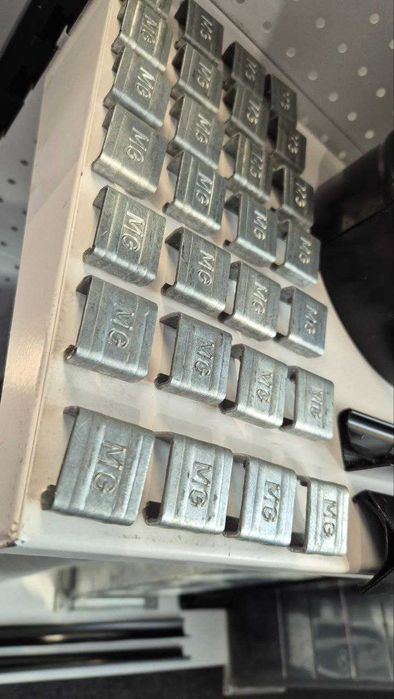 Клипсы и уголки (косынки) для вентиляции