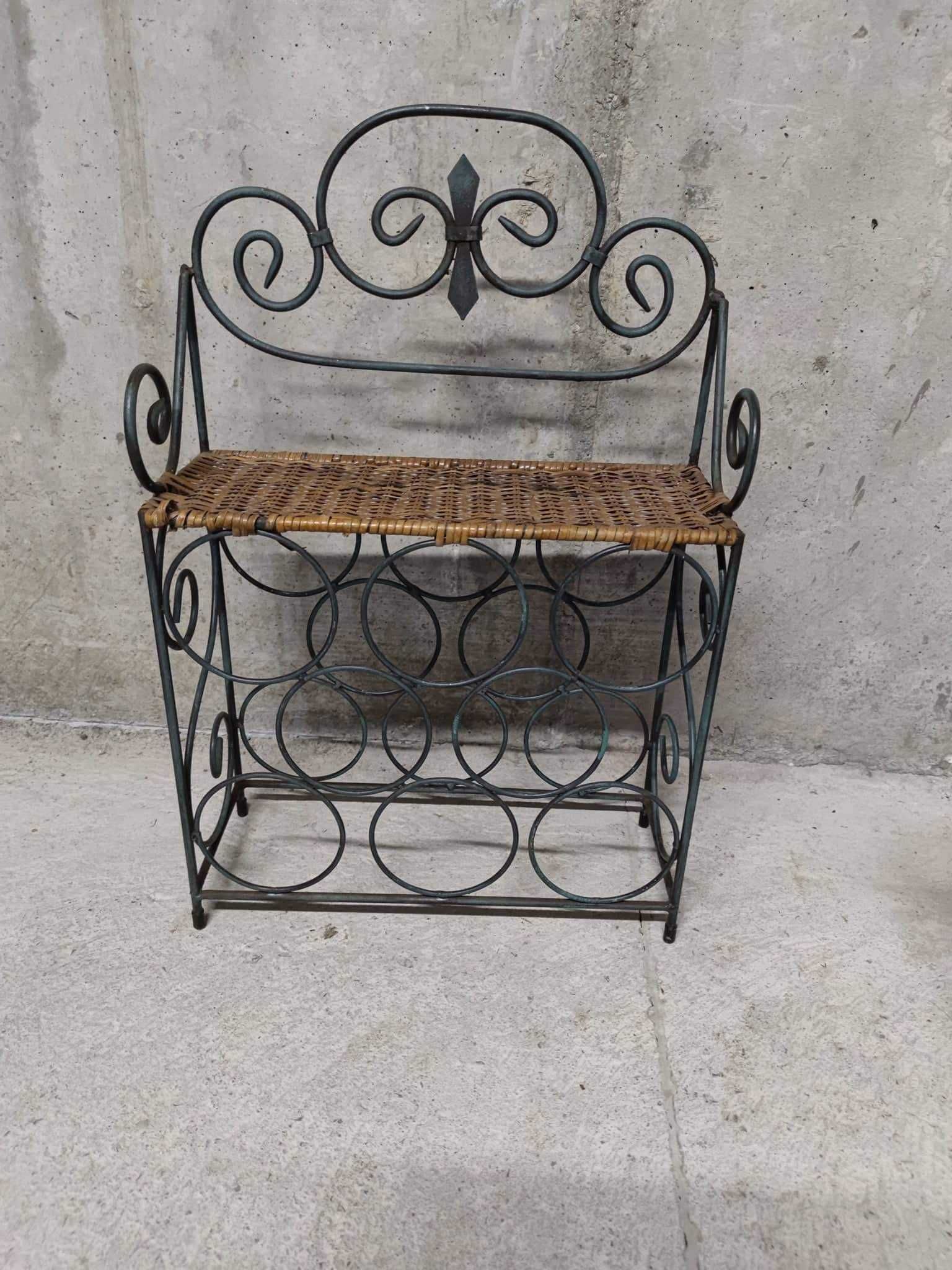 Ретро стойка за вино гр. София Център • OLX.bg