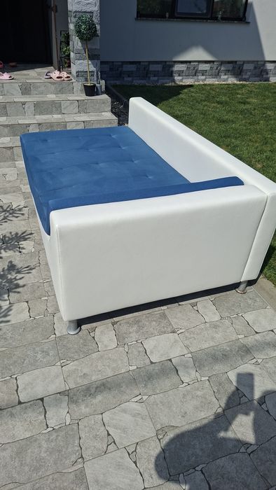Vând Canapea 200x200cm si covor 1,40-1,98cmNegociabil.