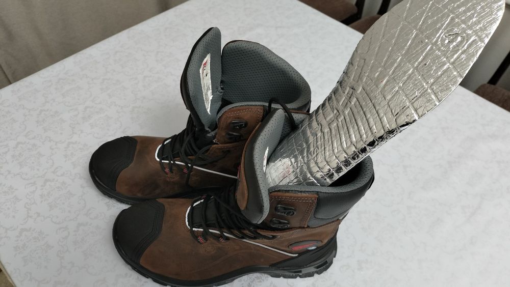 Продам зимнюю спецобувь Red Wing