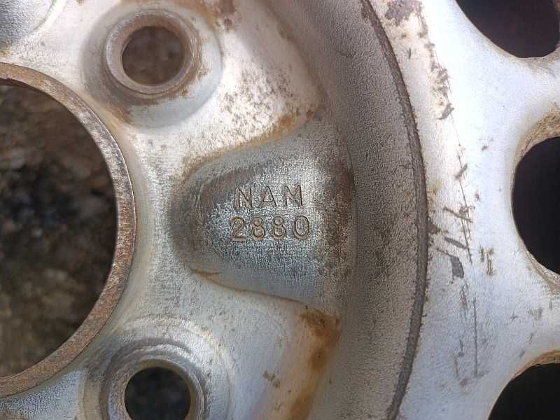 Продам оригинальный металлический диск на Rover