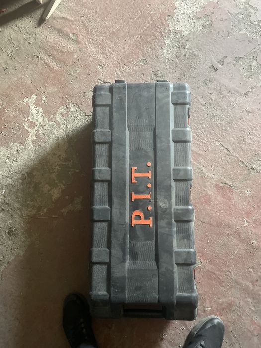 Продам отбойный молоток PIT