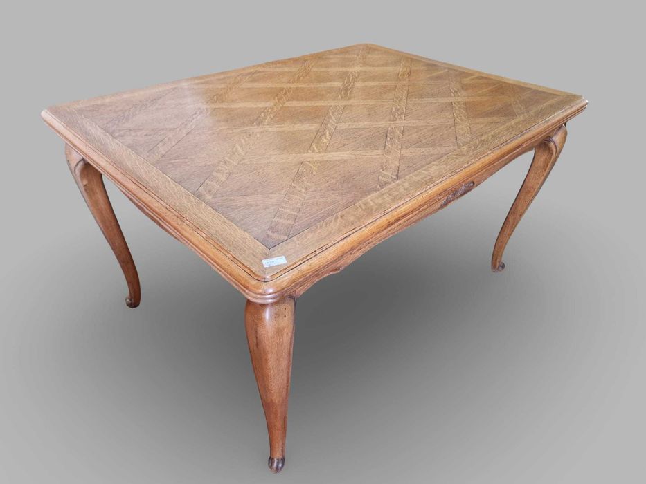 Трапезна разтегателна дъбова маса с интарзия в стил "ЛУИ XV"