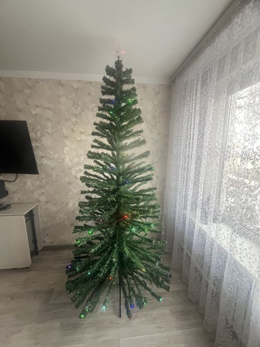 Продам елку исскуственную