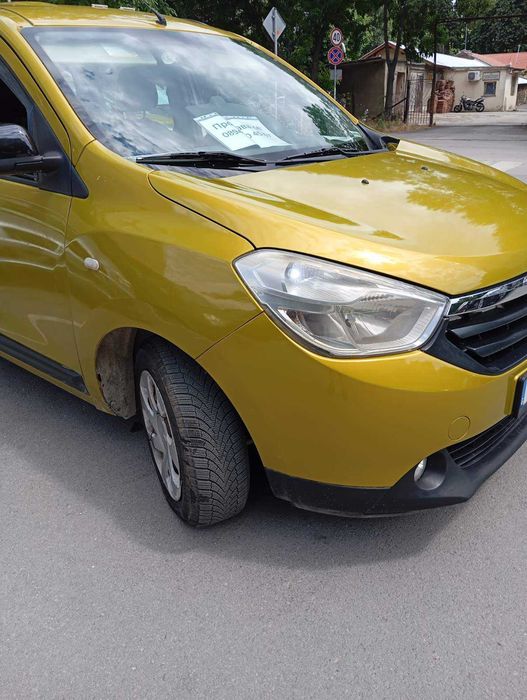 Продавам Dacia Lodjy