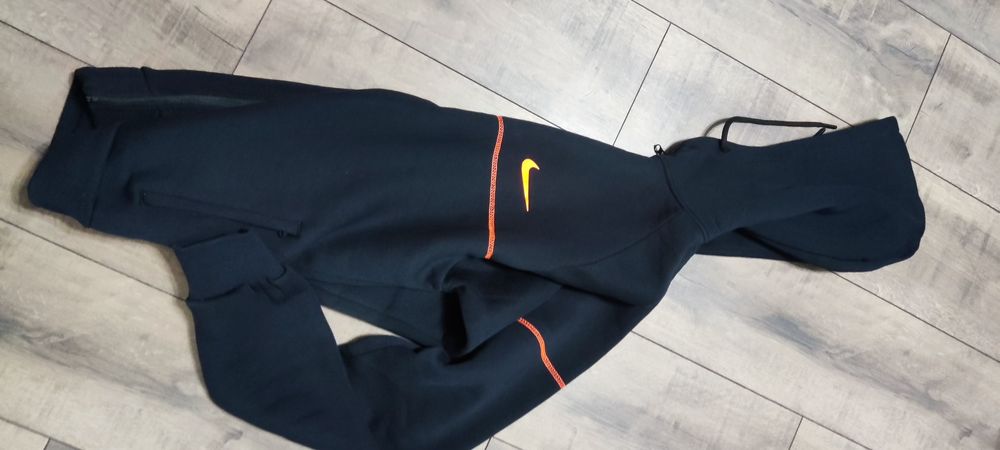 Мъжки екип на Найк