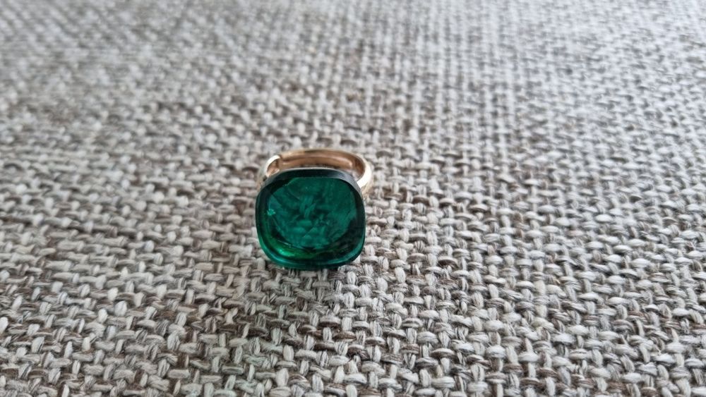 Красив пръстен в два цвята и обици