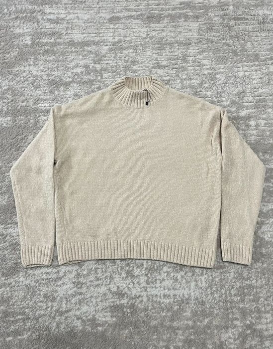 Pulover bej cu guler