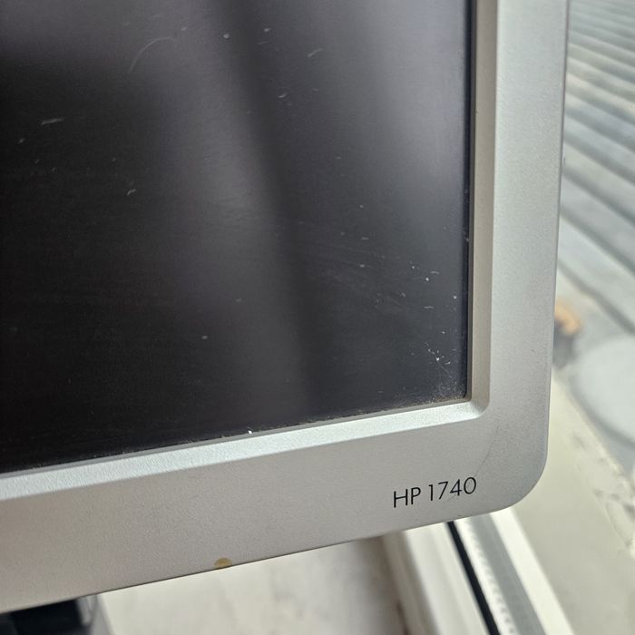 Монитор  HP 1740