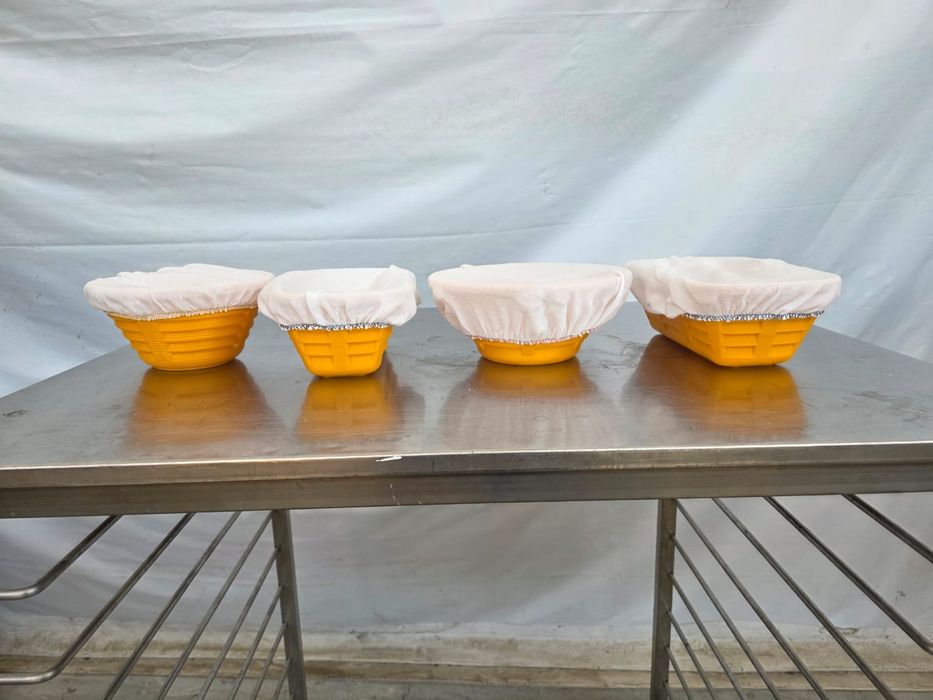 Пластмасови форми за втасване на хляб с плат