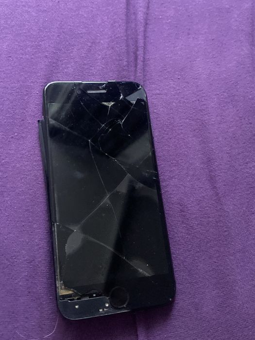 Iphone 8 ecran spart si scos ecranul