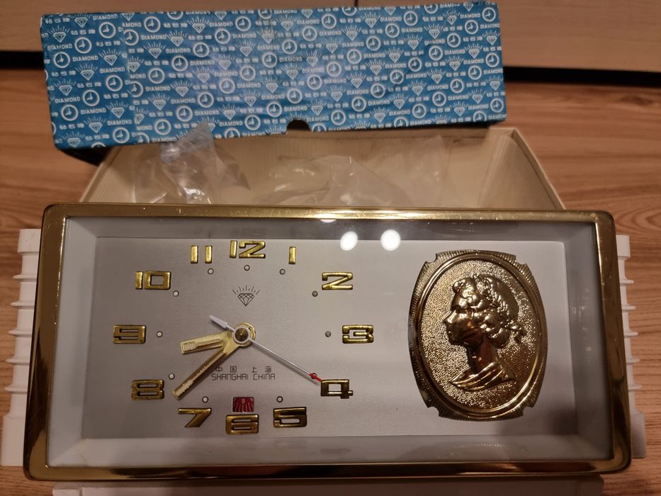 Ceas de masa mecanic chinezesc Diamond cu alarma functional si cutia originala
