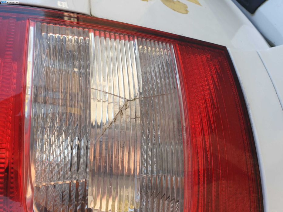 Tripla Stop Lampa Stanga cu Defect Skoda Octavia 2 Break Combi FL Facelift 2008 - 2013 [K0421]