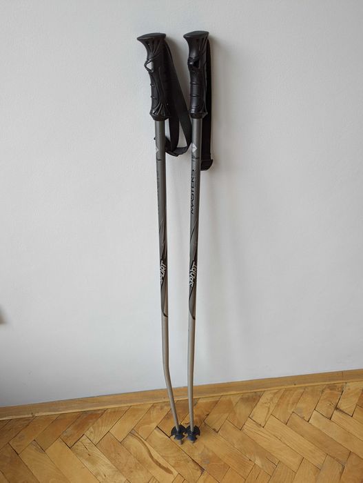 Ски оборудване- обувки, ски с автомати, щеки, каска + зимни кънки