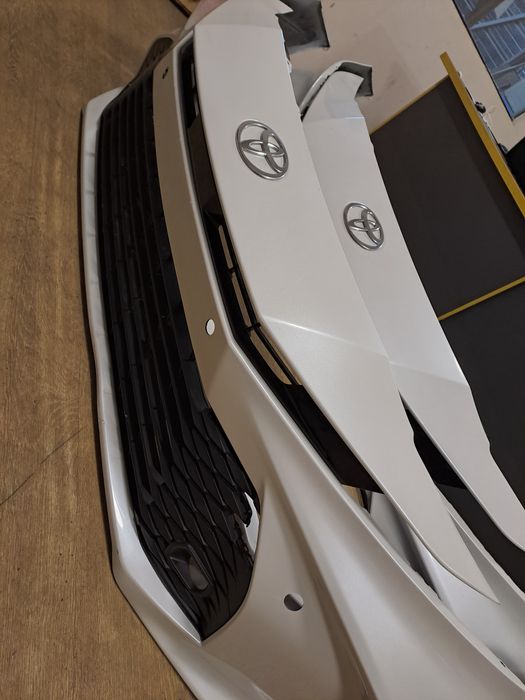 Бампер в сборе Camry 80