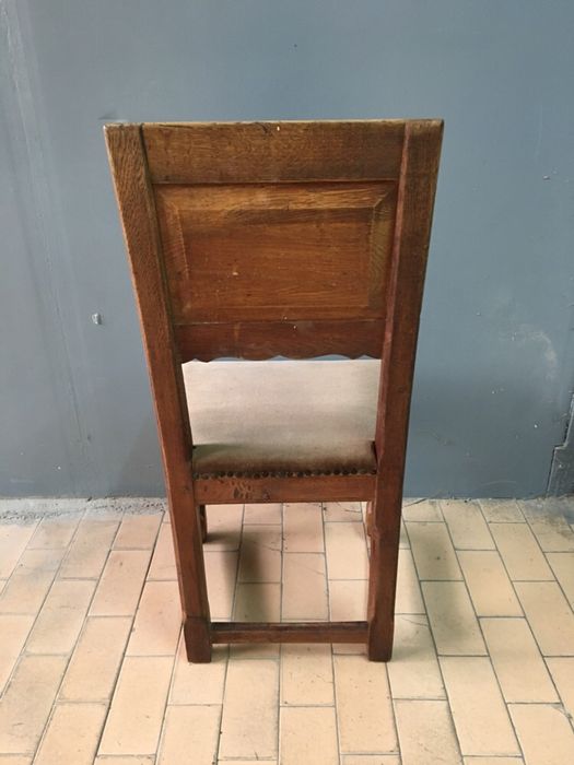 Старинен стол, масив