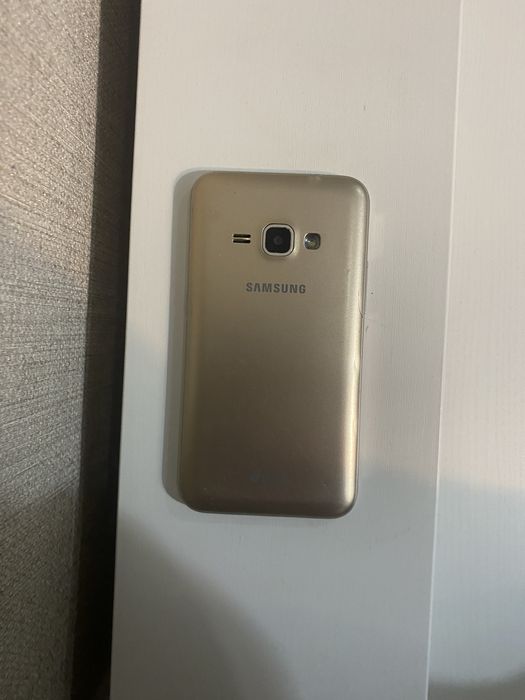 Samsung старый.
