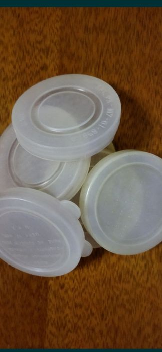 Крышки капроновые.
