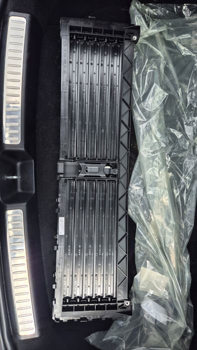 Продавам жалузи за MERCEDES B класа