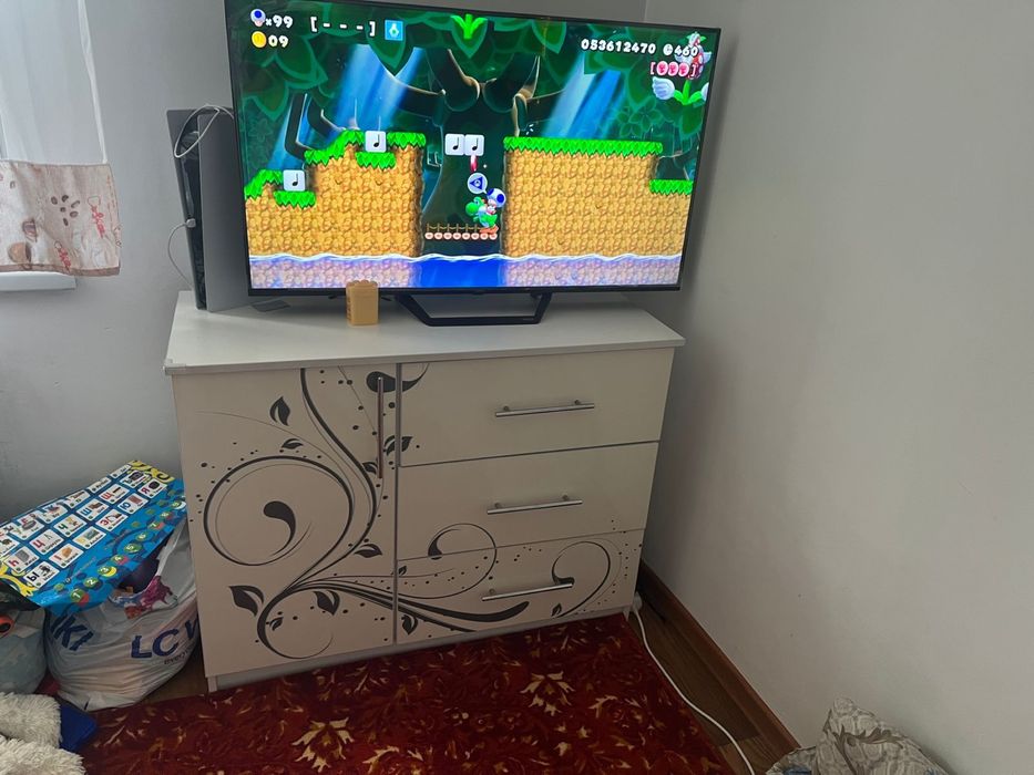 Продается комод с зеркалом