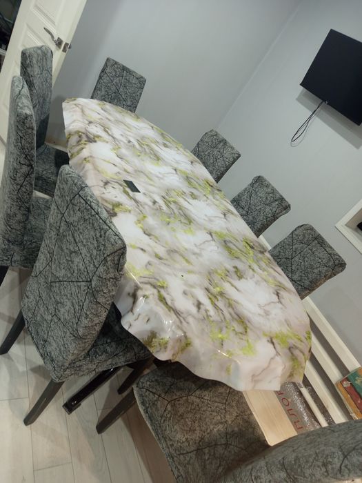 Продам стол и стулья