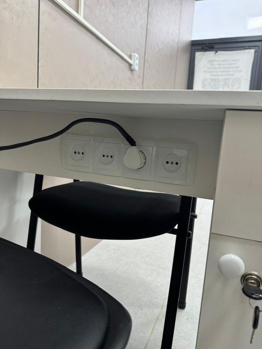 Маникюр педикюр .