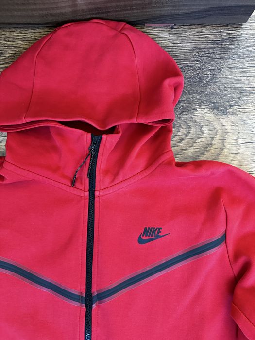 Nike tech fleece red top червен Оригинален! CU4489-657