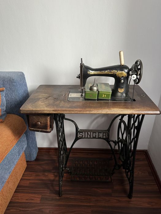 Masina de cusut vintage Singer - model Clasic functionala - stare buna