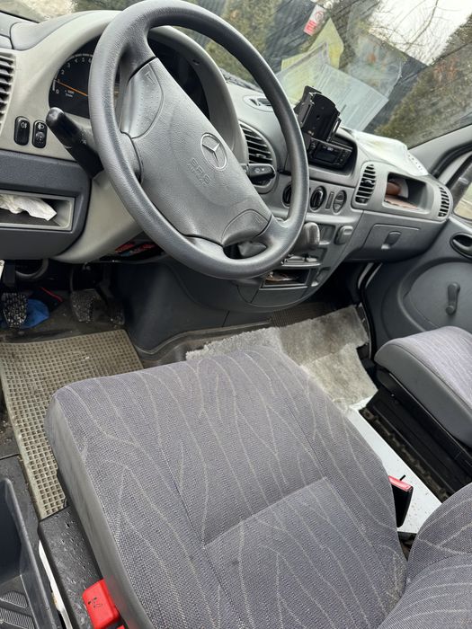 Mercedes sprinter 208