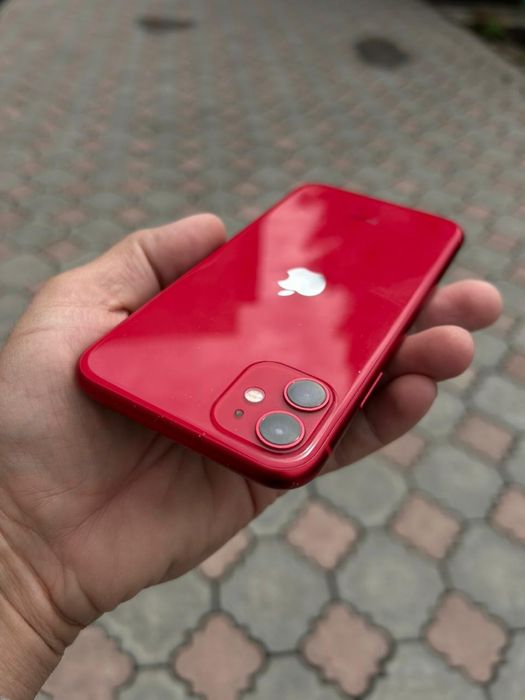 Продам Айфон 11(128) red