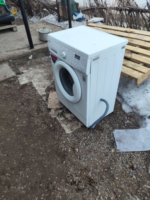 Продам стиральную машину