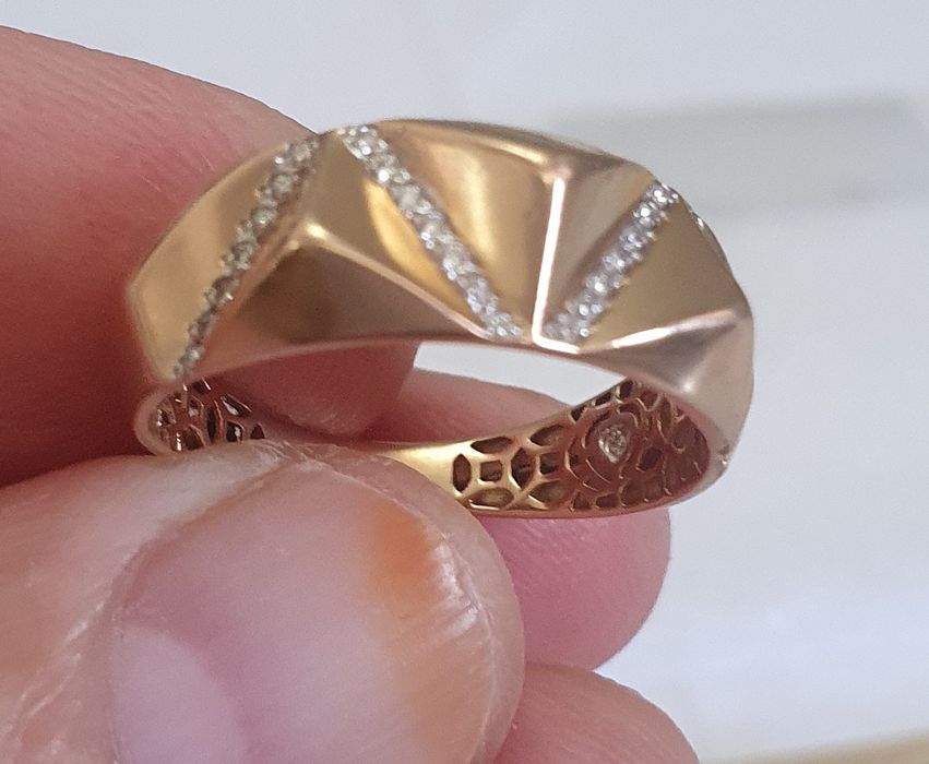 Колечко   бриллиантик.