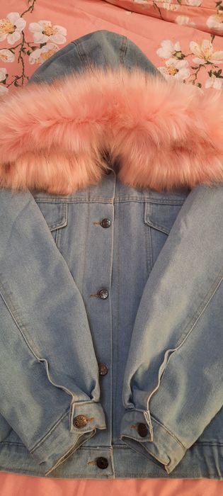 Зимняя джинсовая куртка.