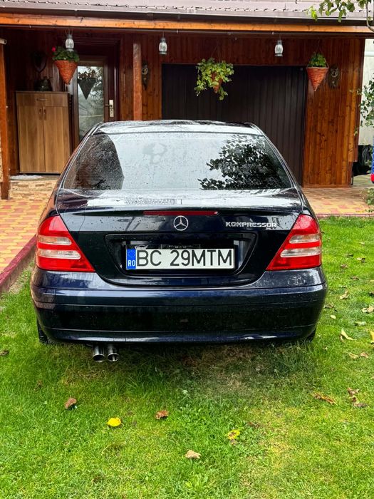 Mercedess C200.