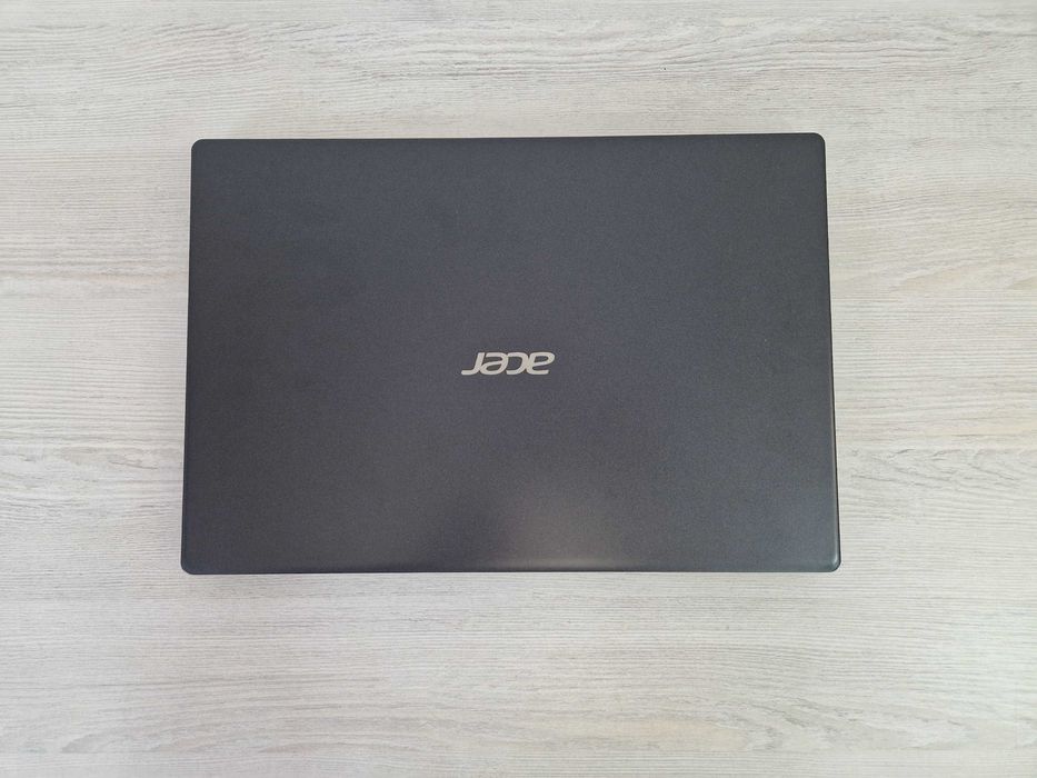 Ноутбук Acer Aspire i3-7020U / 8GB RAM / 240GB SSD / NVIDIA MX130