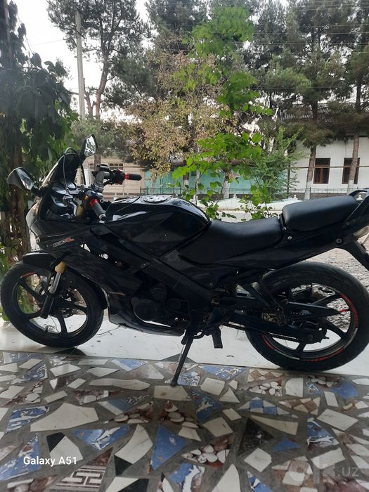 Moto sotiladi bmw 250 kubali aybi yoq