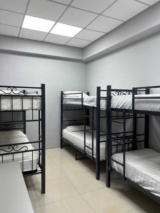 продам двухярусный кровать или двухъярусная кровать с матрасом